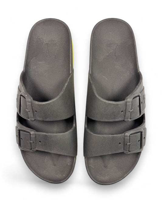 Cacatoès Brasilia Carbone sandals for men with yellow string straps